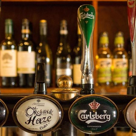 Three Horseshoes Inn Powerstock 外观 照片