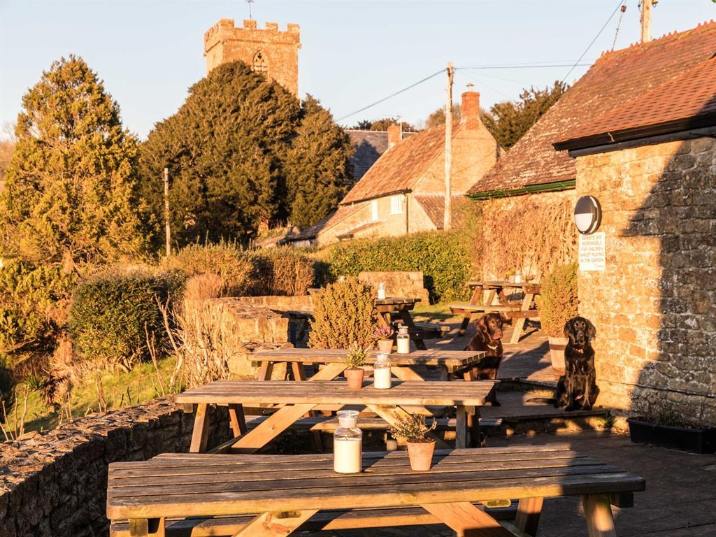 Three Horseshoes Inn Powerstock 外观 照片