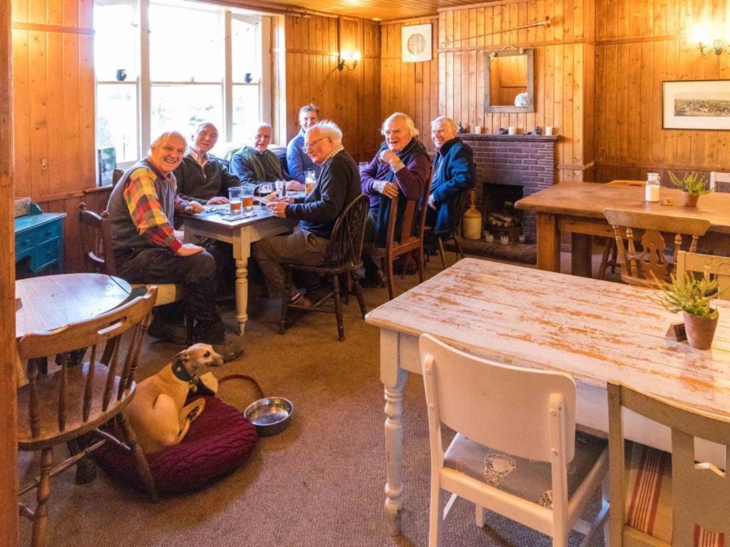Three Horseshoes Inn Powerstock 外观 照片