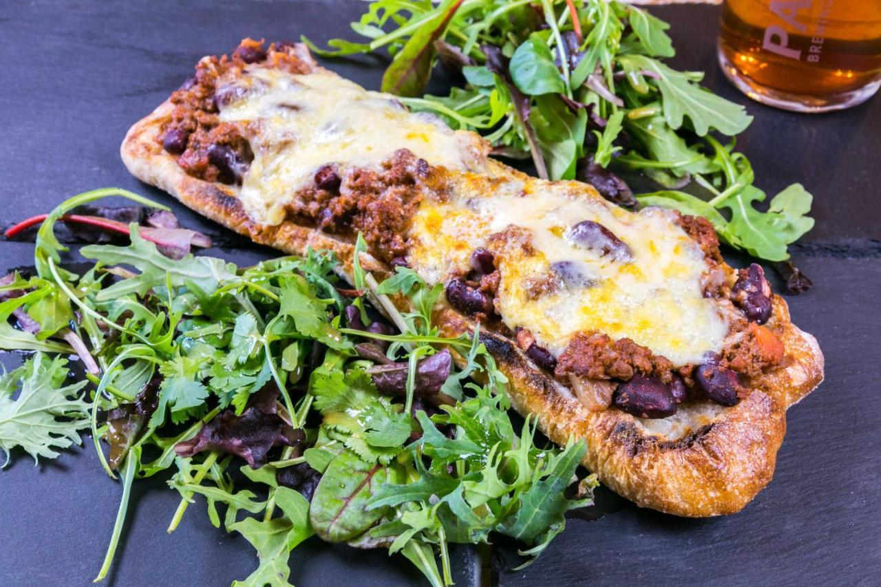 Three Horseshoes Inn Powerstock 外观 照片
